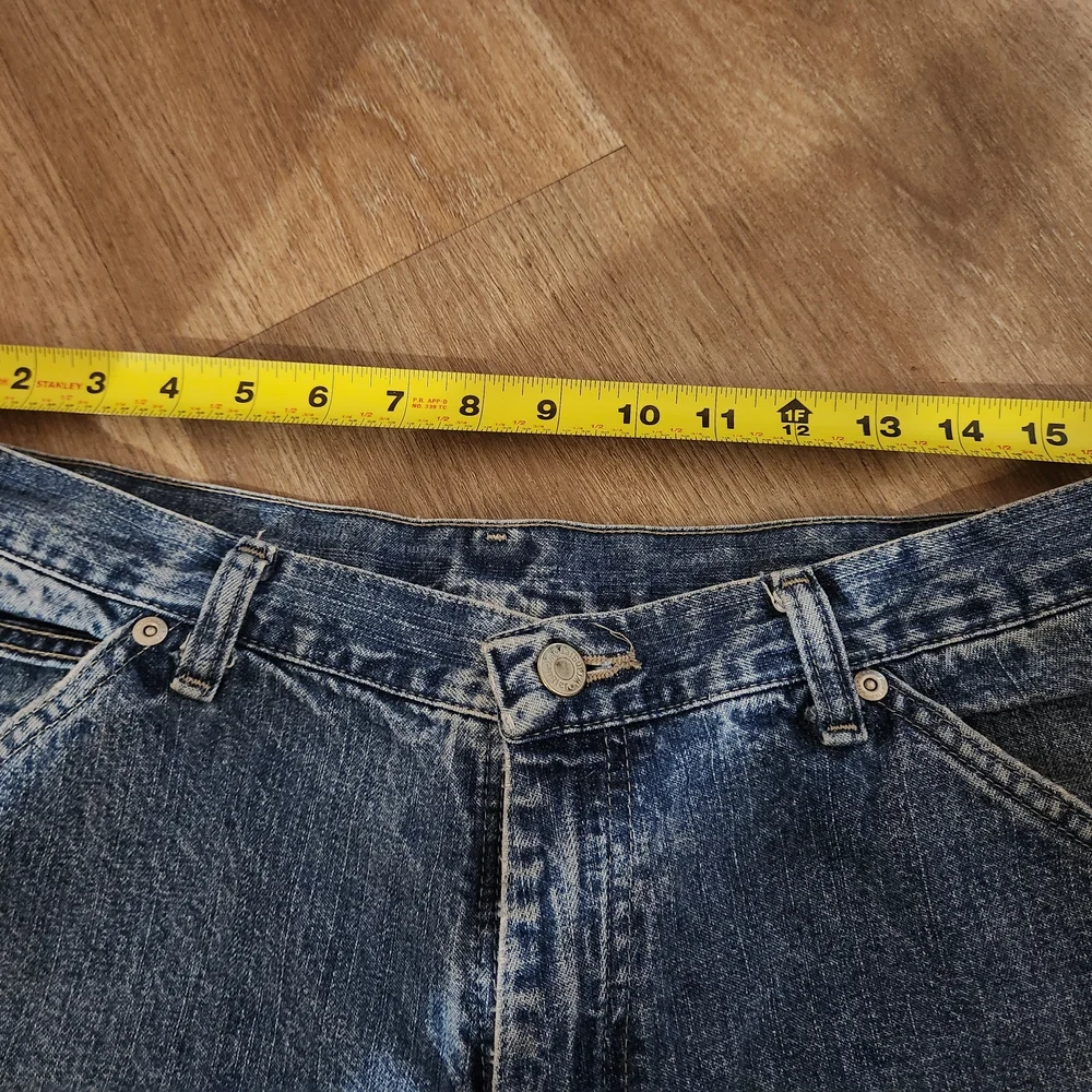 Wrangler Men's Relaxed Jeans in Blue - Picture 10 of 13